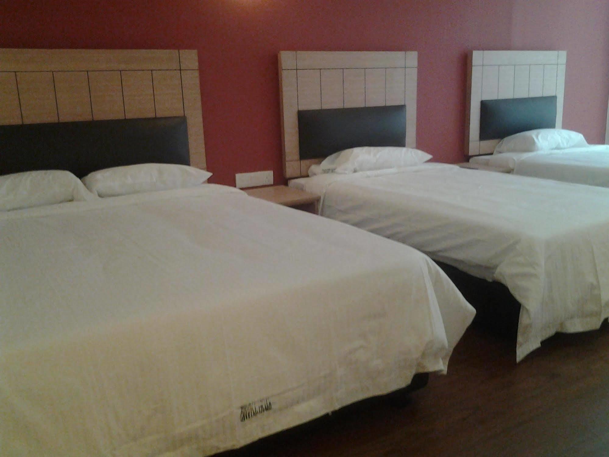 Smart Hotel Seremban Esterno foto
